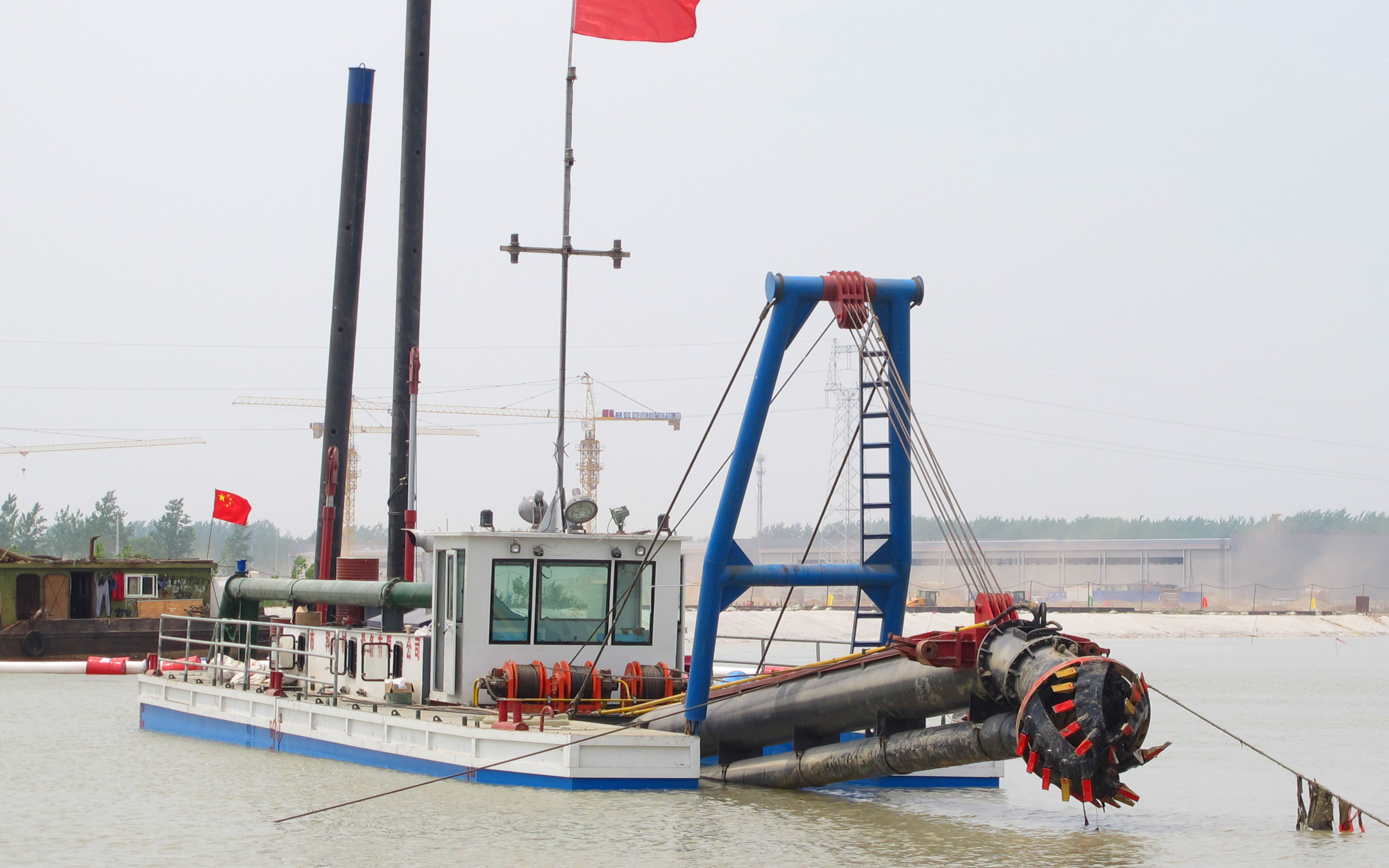 青州市鼎科船舶挖泥船疏浚清淤挖泥船下水排泥现场 生产厂家