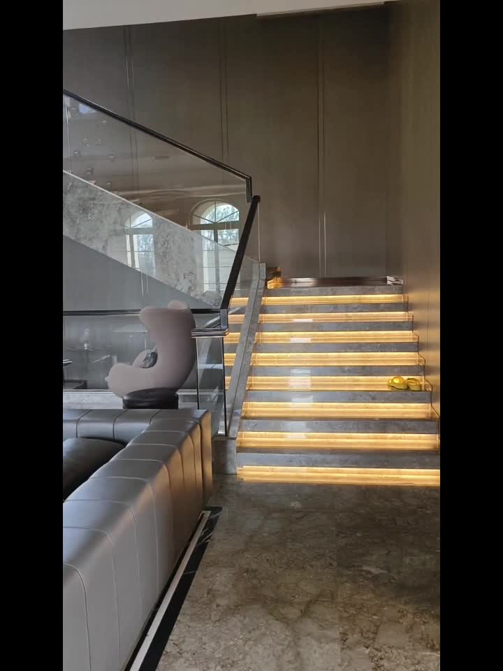 网红楼梯感应灯光