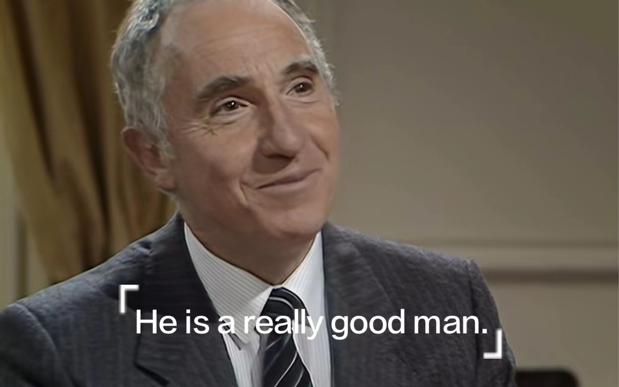 "你必须站到某人后面,才能从背后给他一刀"——《是,首相》汉弗莱教你