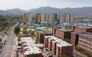 Скачать видео: 航拍北京房山二中。