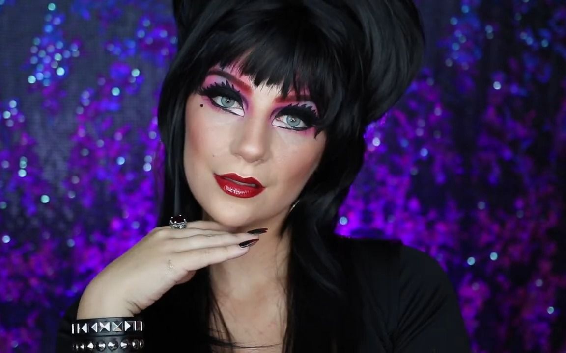 【万圣节装扮】elvira 化妆和匕首教程!