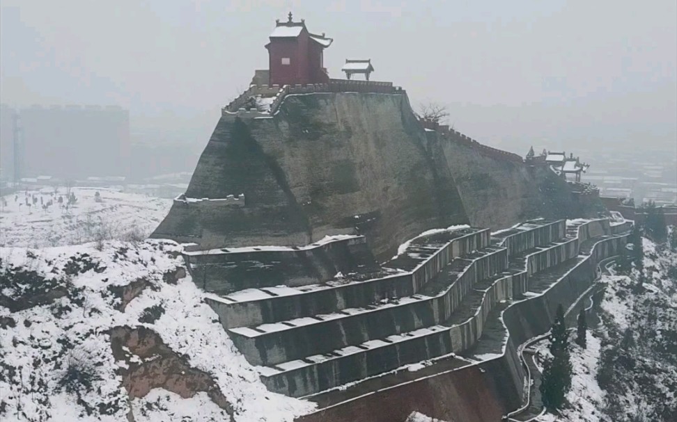 山西运城有这么一座古建筑,建在海拔几百米高的山巅之上,被当地人称小万里长城!哔哩哔哩bilibili