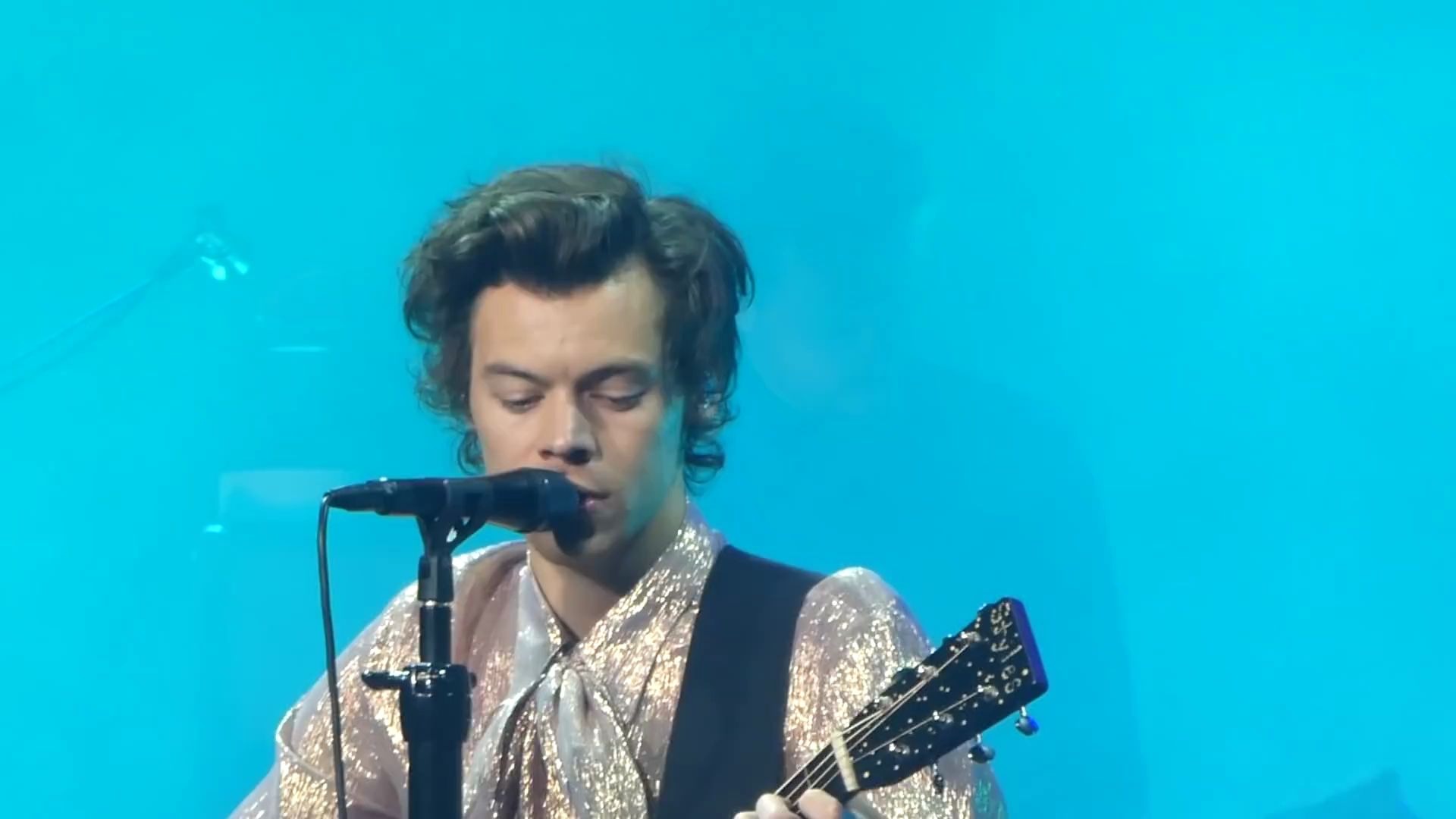 [图]Harry Styles - Just A Little Bit Of Your Heart (St Paul)