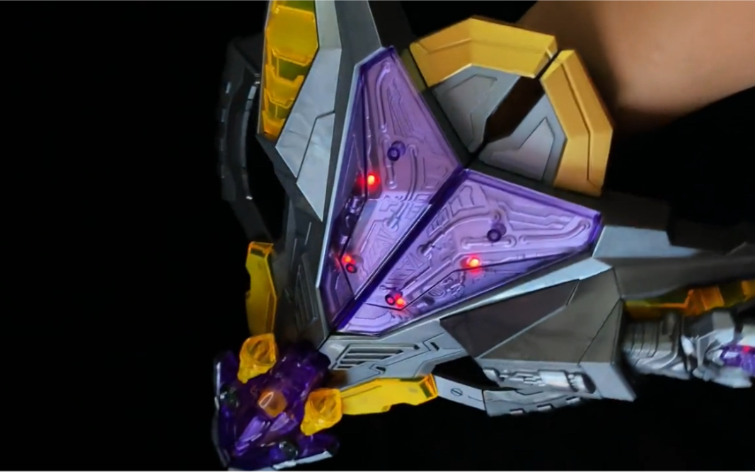 酷雷伏武器爆甲蝎盾