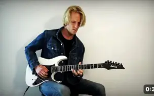 Video herunterladen: 大佬翻弹Master Of Puppets solo