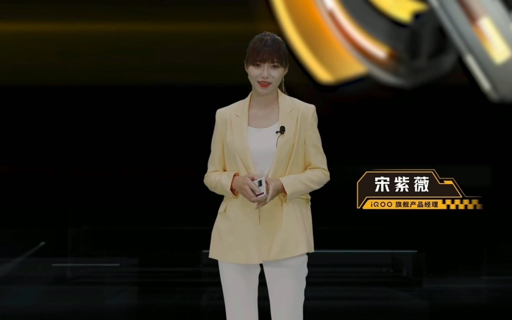 宋紫薇不露大腿你们还会看iqoo8系列发布会吗