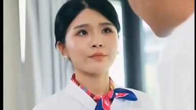 三年前，刚刚出国担任无国界医生的黎初被同为无国界医生的沈淮青