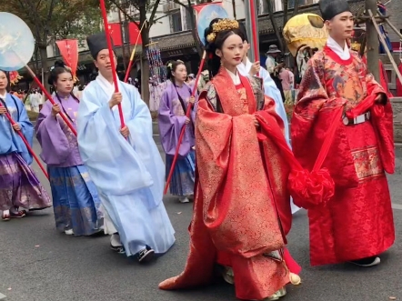 汉服是我们汉民族的传统服饰,希望越来越多的人喜欢汉服#西塘汉服文化周 #明制汉服 #汉服巡游哔哩哔哩bilibili