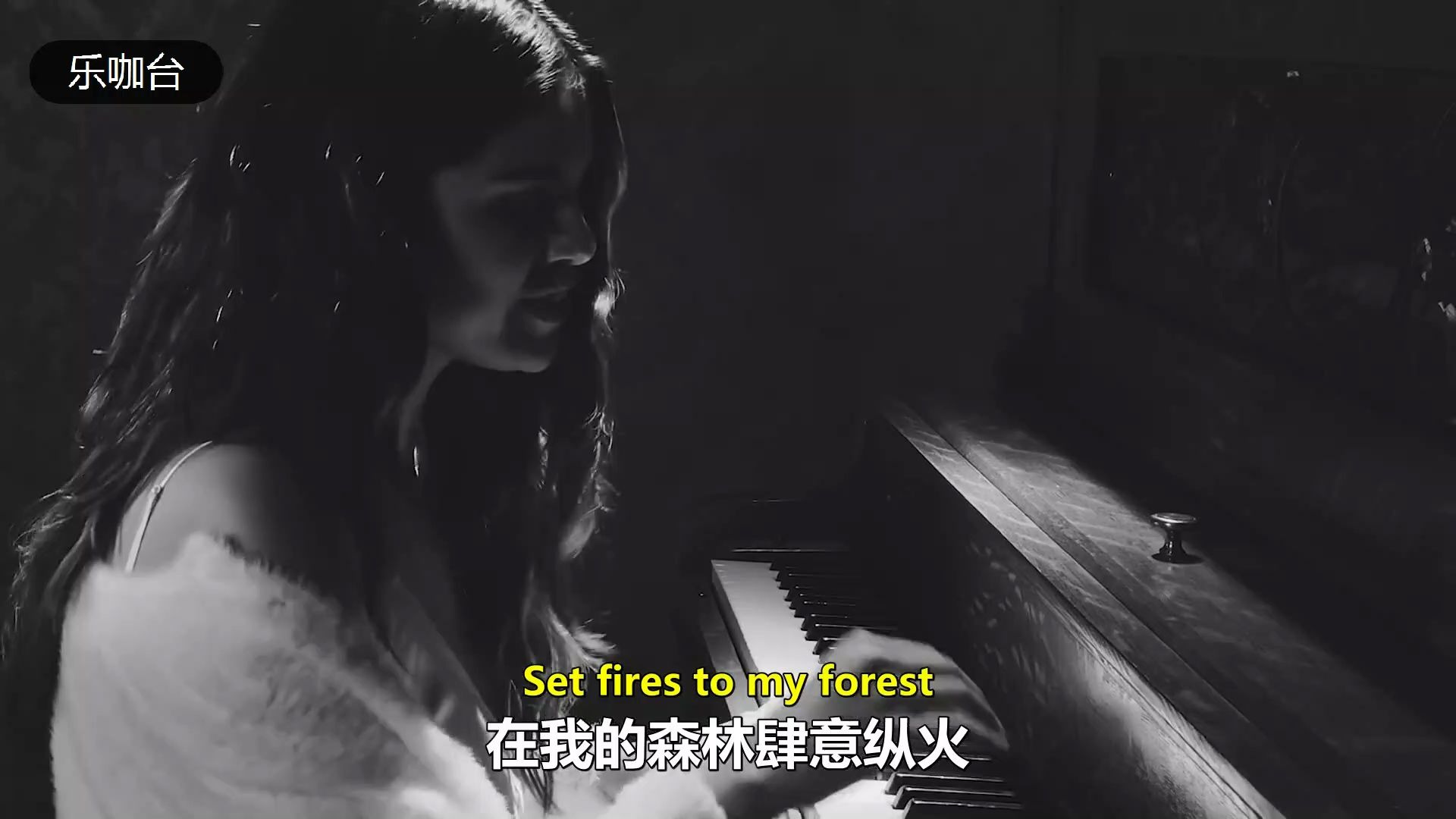 [图]全能唱作女歌手Selena Gomez新单《Lose You To Love Me》，第二版MV