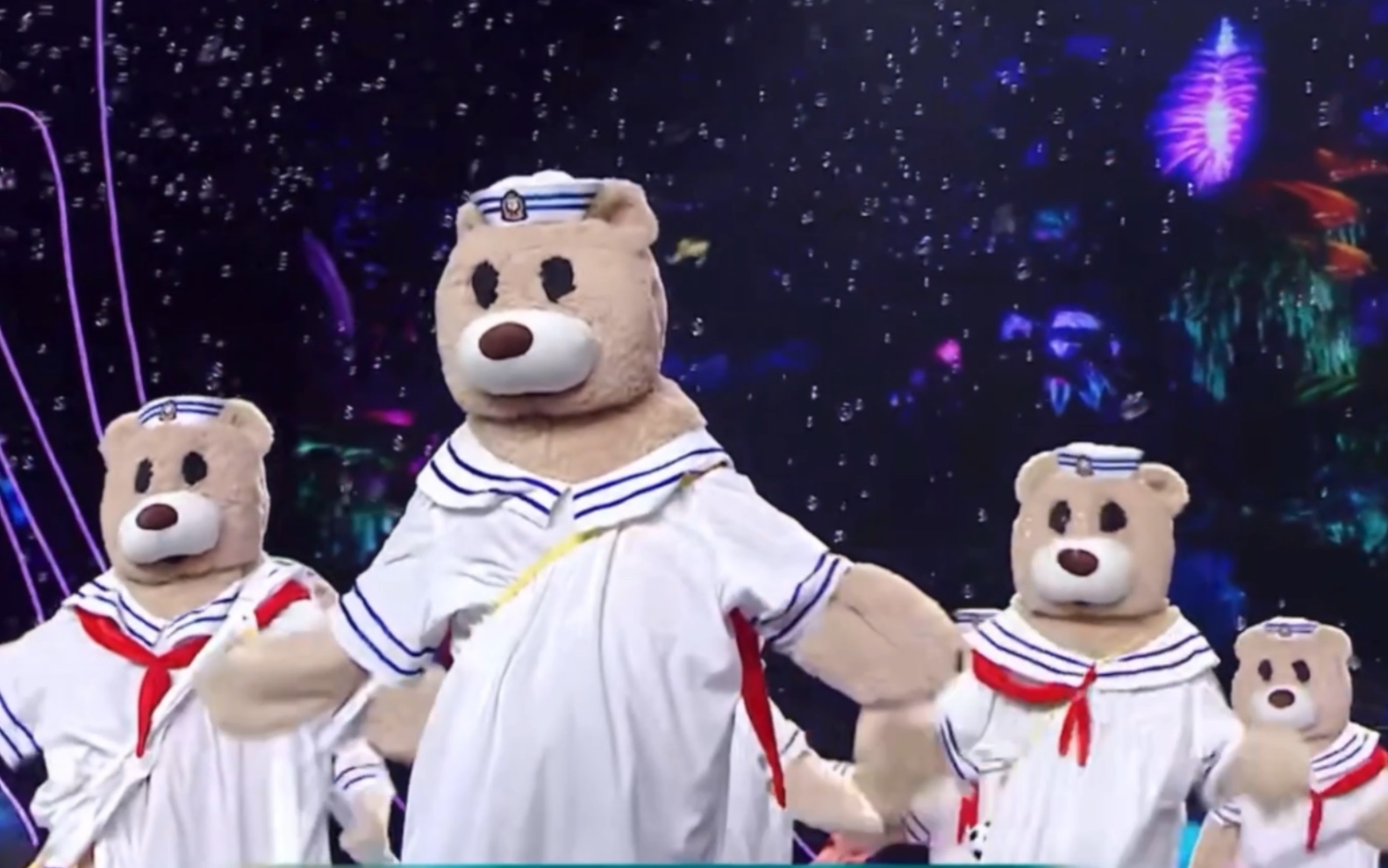 【姐姐恋爱吧 彼得潘 小熊玩耍】tf三代夏季演唱会之"小熊舞"集合