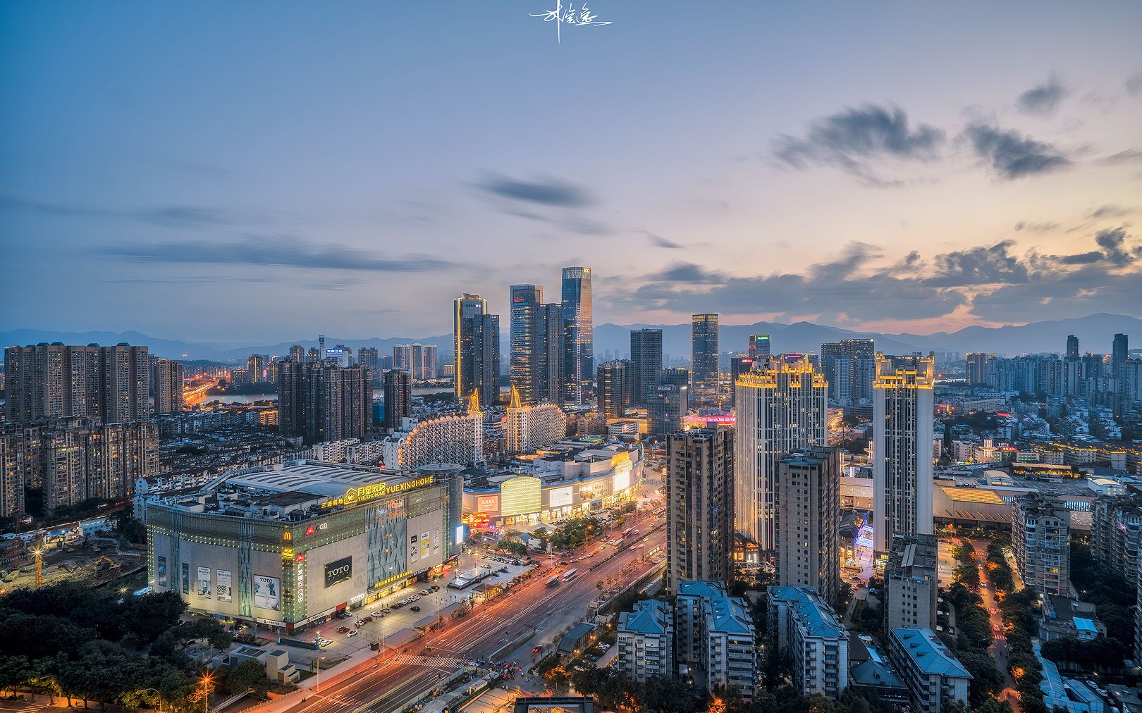 契卡12mm f2.0 | 福州宝龙商圈夜景