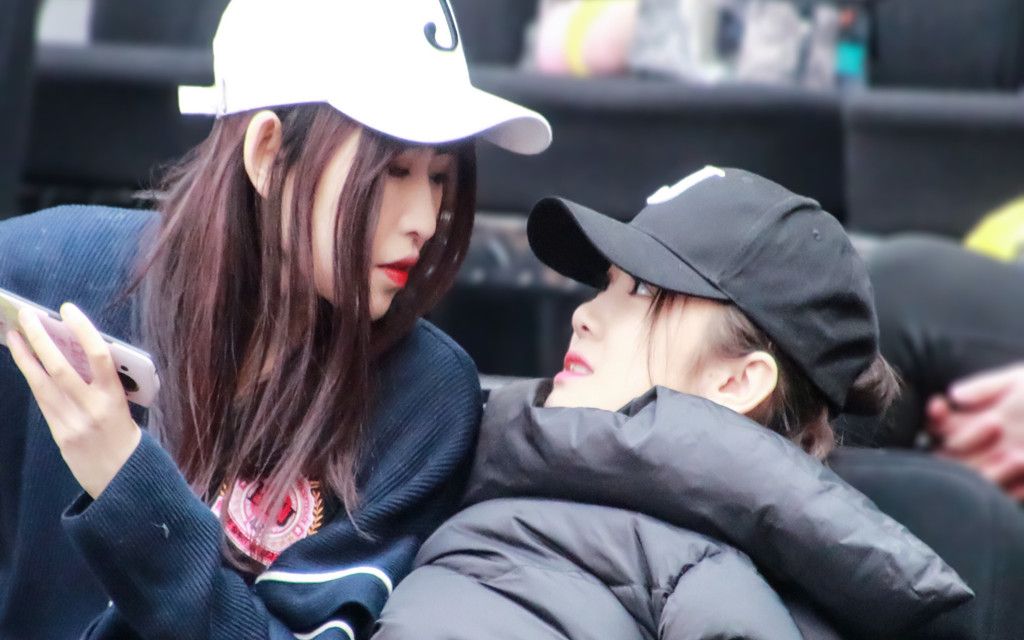 【狗毛】【bej48】冬天还是适合窝在被子里陪你看你喜欢的电影