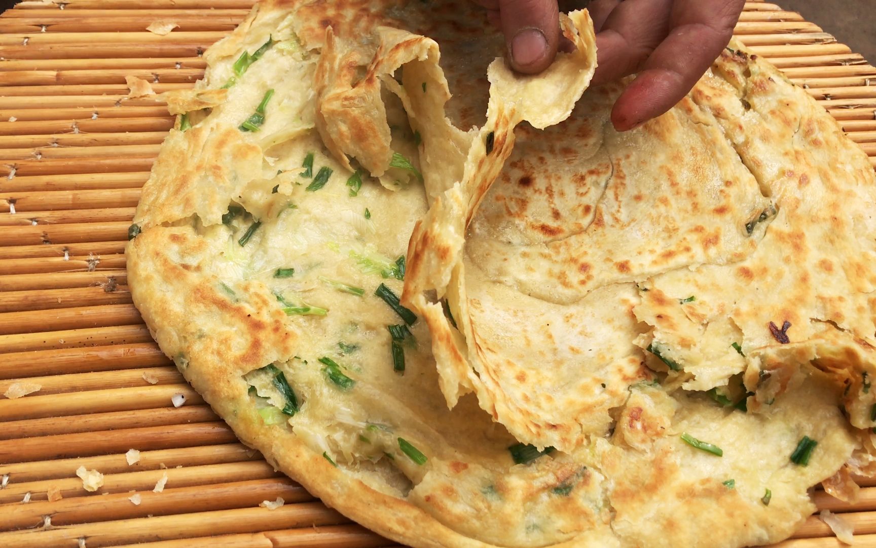 千层饼烙油饼,这样烙就对了,好看又好吃,日常家庭做法,很简单_哔哩