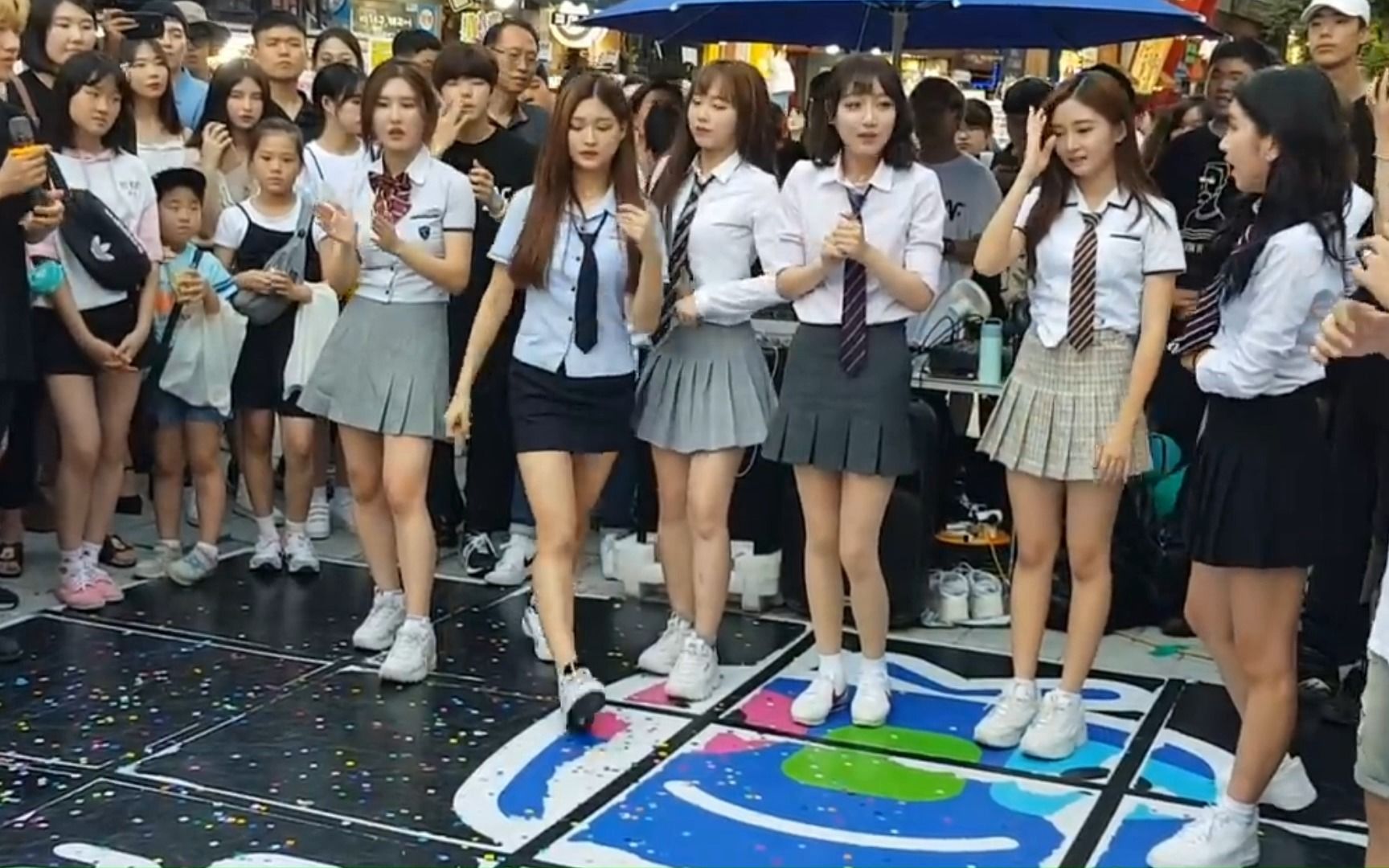 韩国女团热舞,标致的身材,性感大长腿