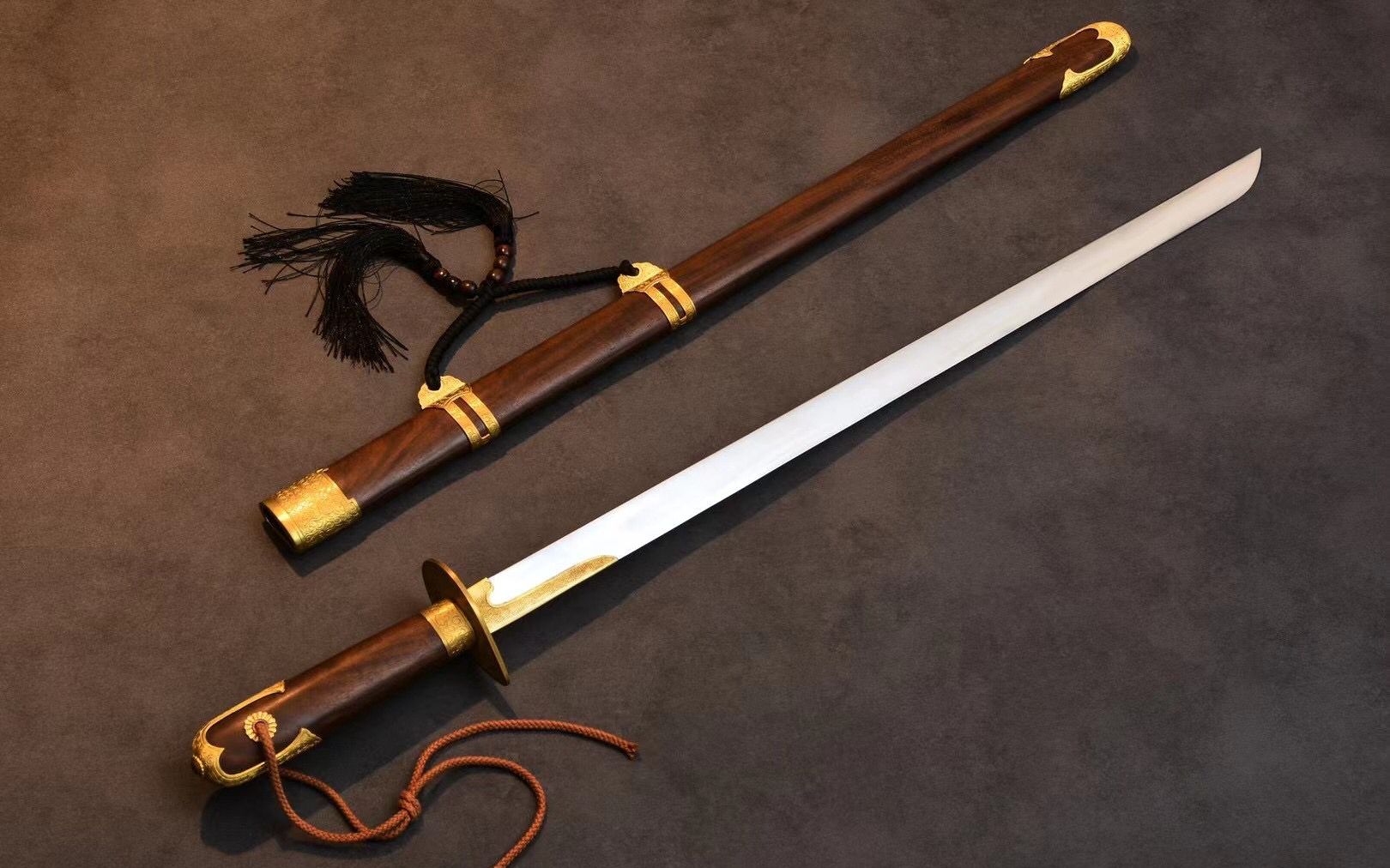 河南郑州 兵击武术日常活动 长剑长刀剑愿决斗_哔哩哔哩_bilibili