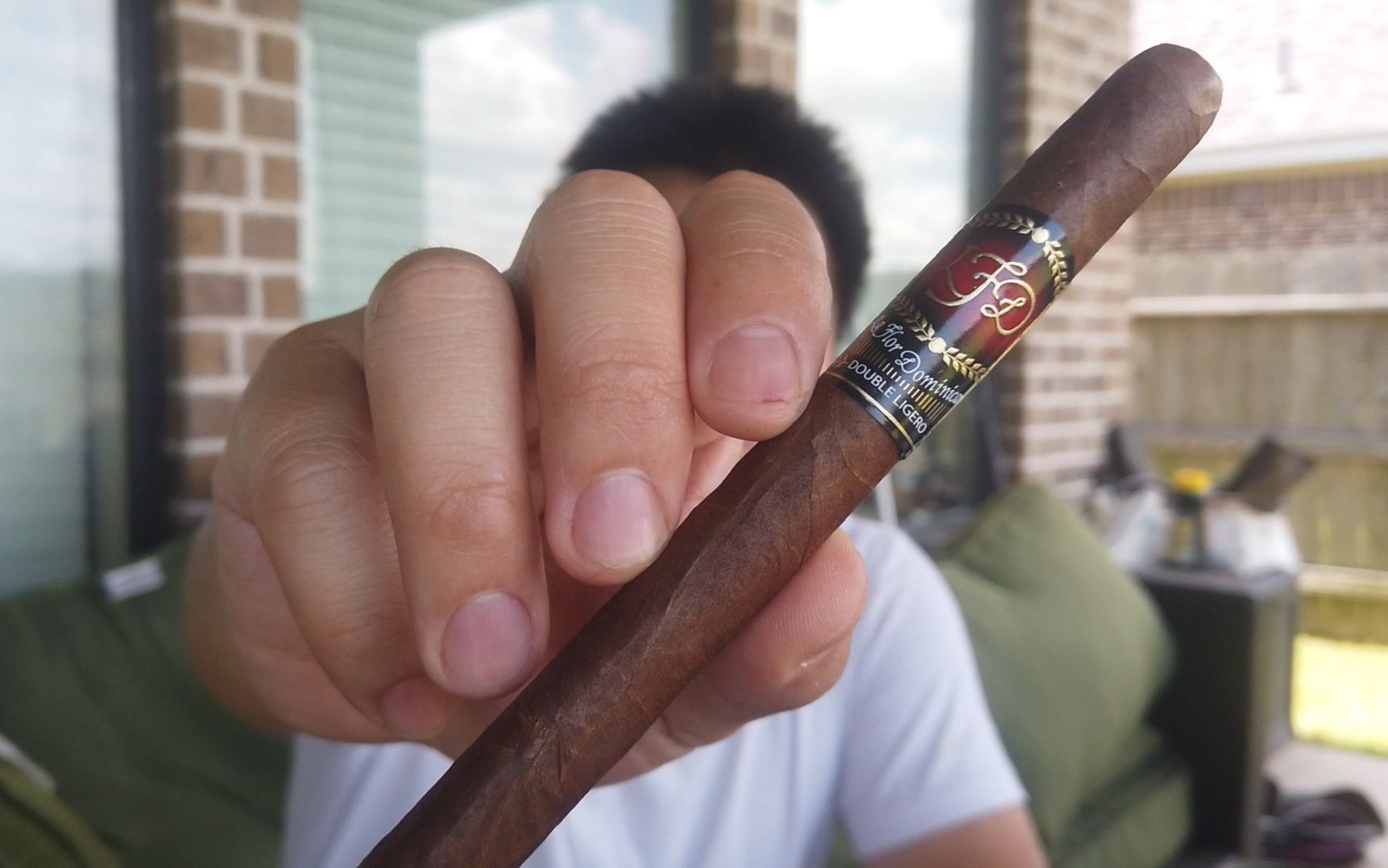 这根年轻的lfd的double ligero 长矛尺寸雪茄表现还是不错啊,瑕不掩瑜