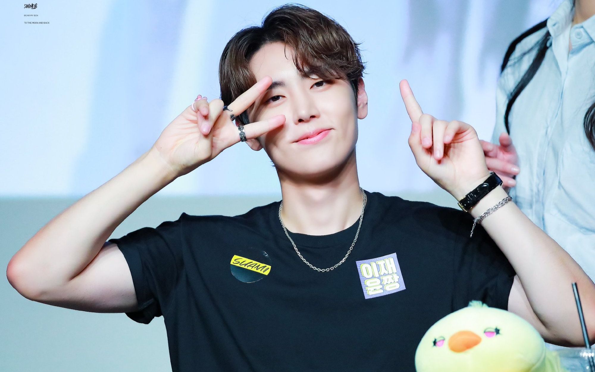 sf9李在允从你身旁吹来的风都是甜的