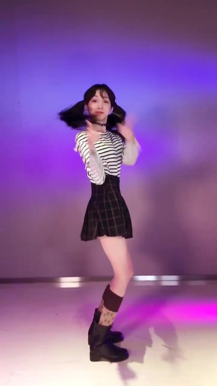 快手上一个跳舞很好的小姐姐.