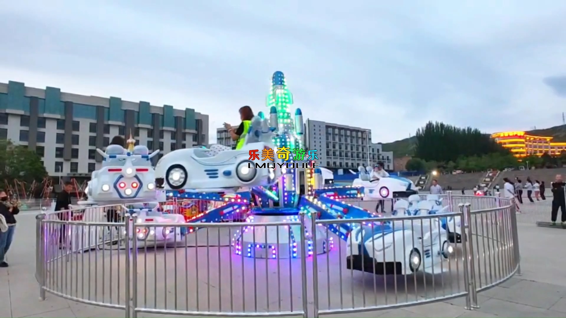 自控飞车 景区游乐设备 新款儿童游乐设备