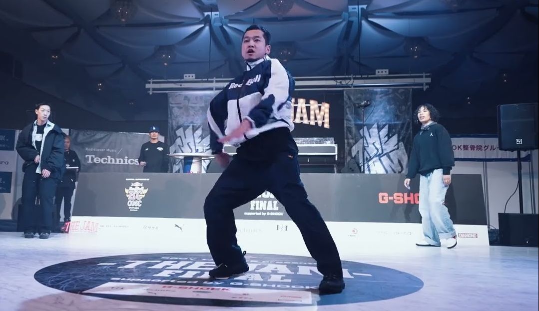 【bboy hong10 最新街舞裁判秀】