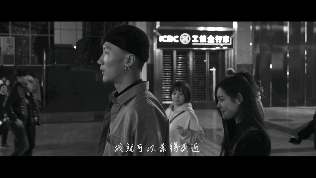 [图]《爱的故事上集》女声 MV