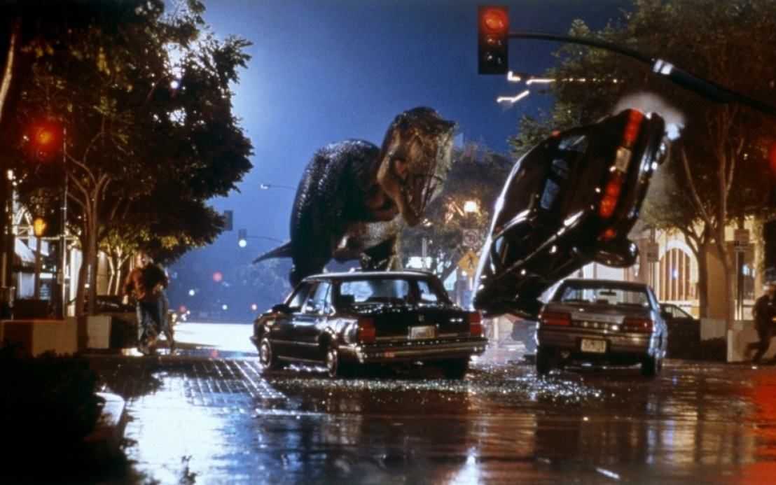 《侏罗纪公园2》影片剪辑,霸王龙在市区横冲直撞