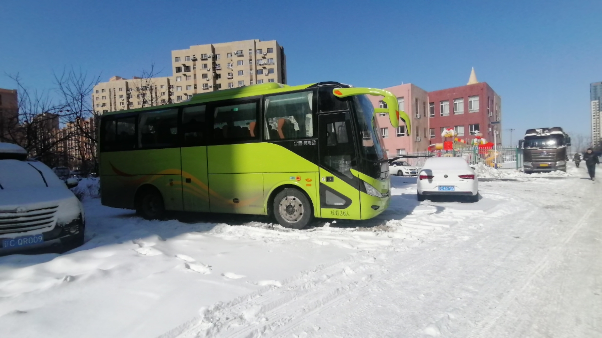 关于我在咱家楼下有鞍山公交宇通c8e这件事