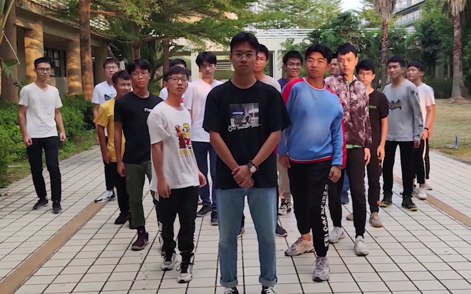 广工青龙帮版抖肩舞!每天防抑郁!