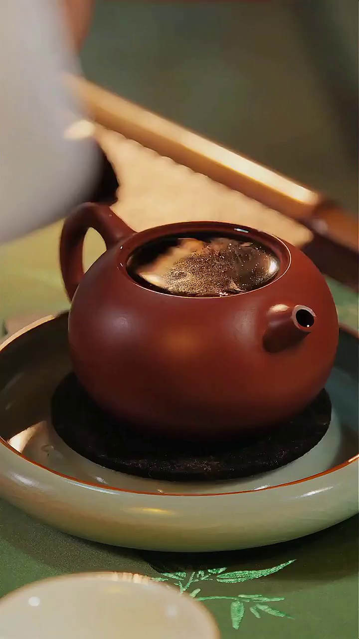 宜兴紫砂壶，品味诗意茶生活