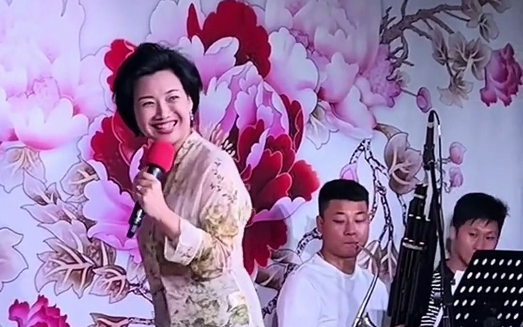 [图][河南曲剧]刘艳丽-游乡-担起挑子忽闪闪(掉鞋版)