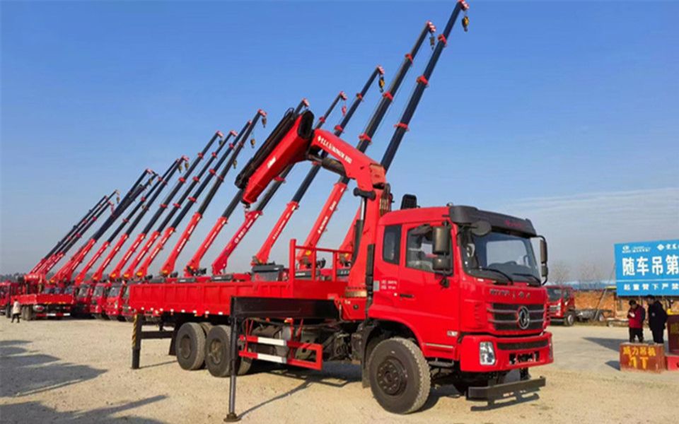 宏昌天马折臂吊k330宏昌天马折臂15吨后双桥随车吊天马15吨折臂随车吊