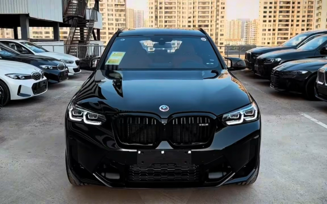 宝马 x3m 雷霆版中型家用suv天花板,实拍x3m黑武士#宝马x3m#mpower