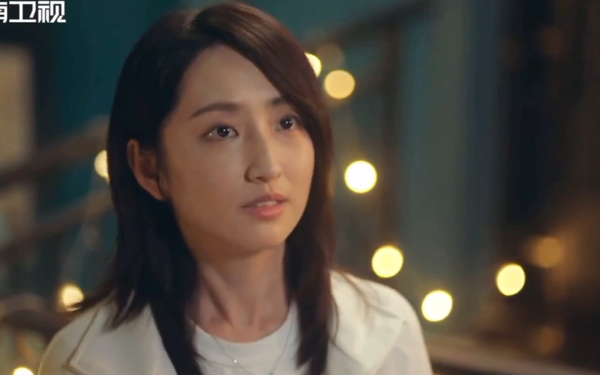 一个是油盐不进的冰山i人工程师沈溪,一个是纠缠不休的热情e人车手