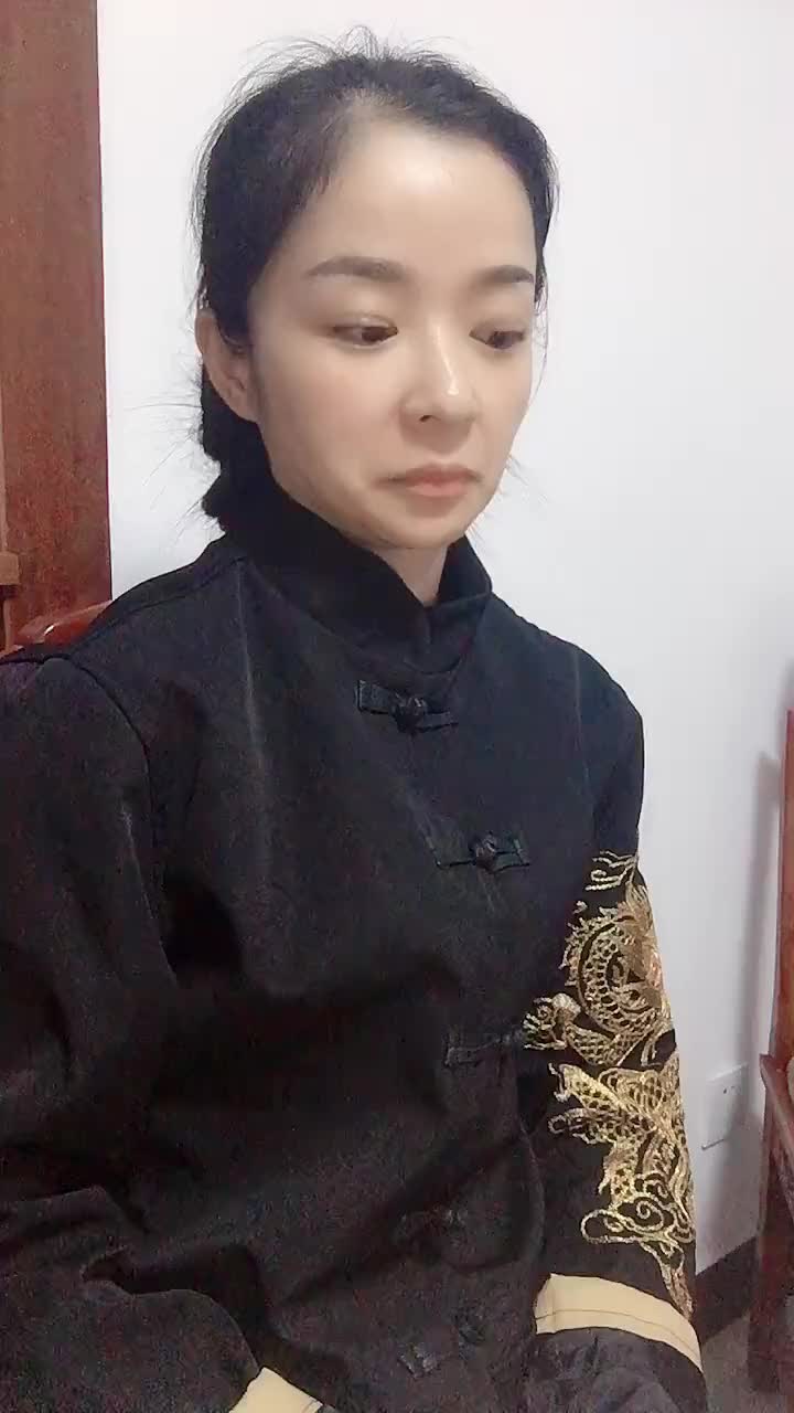 憨豆妹第一次尝试一饰三角哈哈哈还真挺好玩教出两这样的徒弟还要