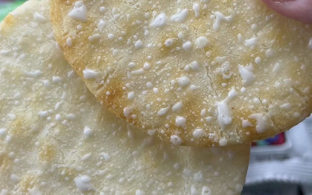 益生菌雪饼吃起来酥脆咸香,真的巨好吃,还是小时候的味道