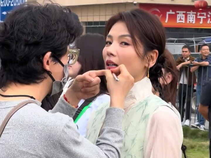 刘涛补妆#路人镜头下的明星 #第三视角 #王牌摄影师