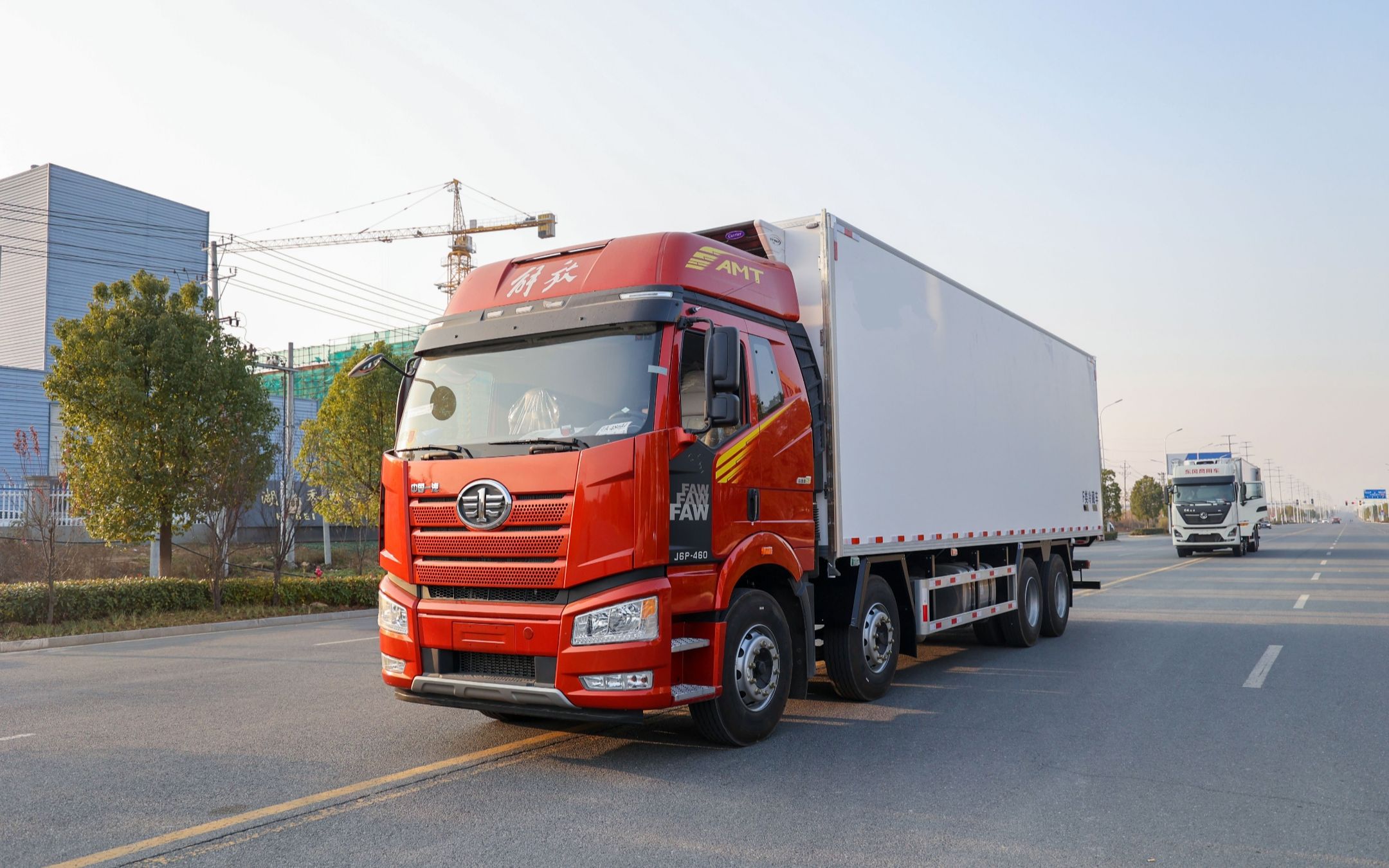 解放j6p前四后八冷藏车价格多少钱 9.6米肉钩冷藏车厂家报价实惠价格