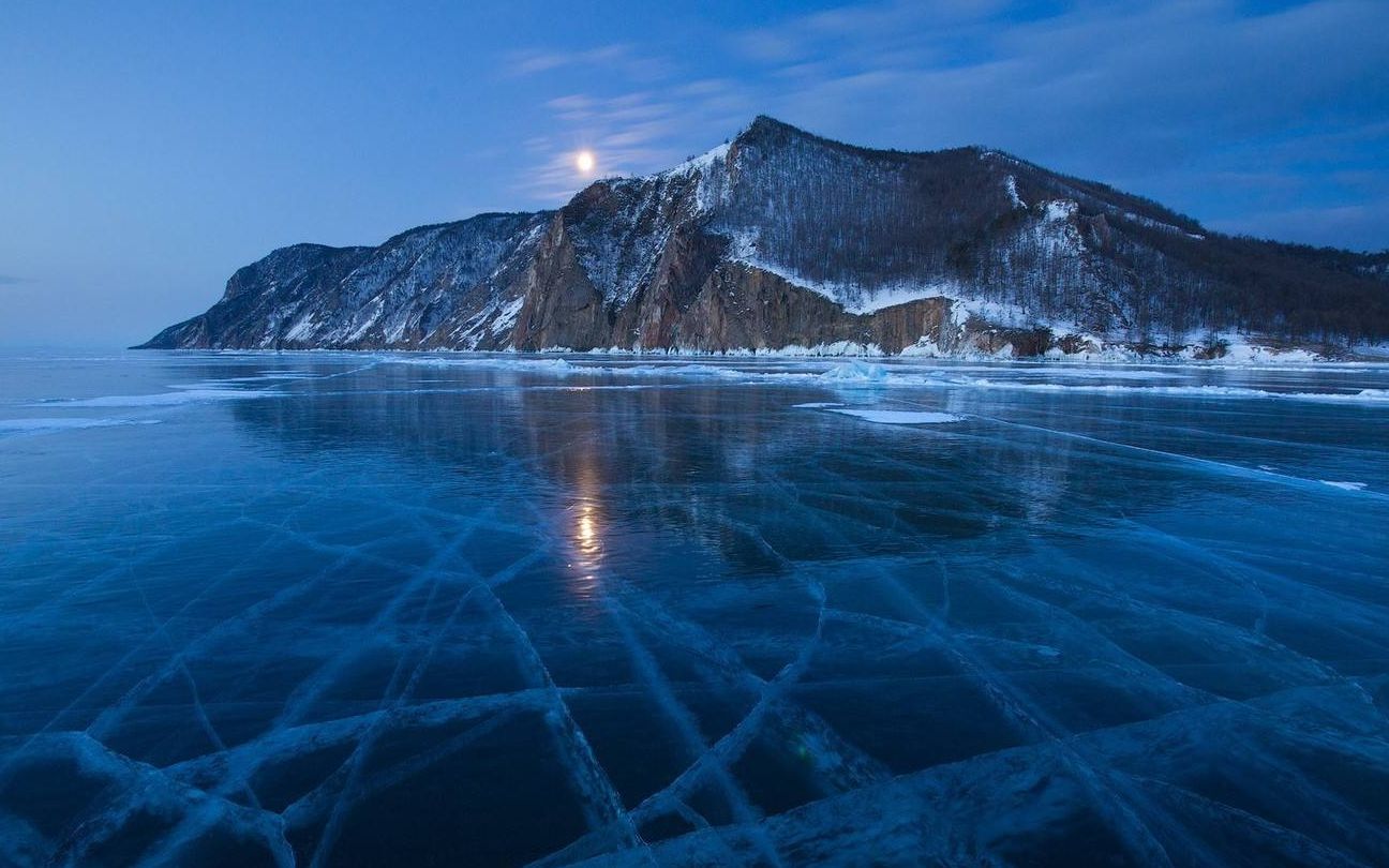 全球最深的湖,湖底有着几十万具骸骨和大量的黄金,却没人敢打捞