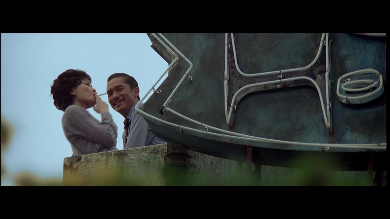 梁朝伟撩章子怡2046