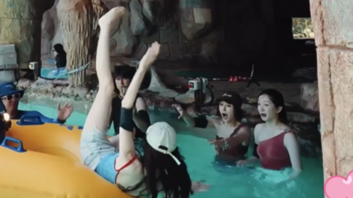 古力娜扎花儿与少年意外落水看呆江疏影