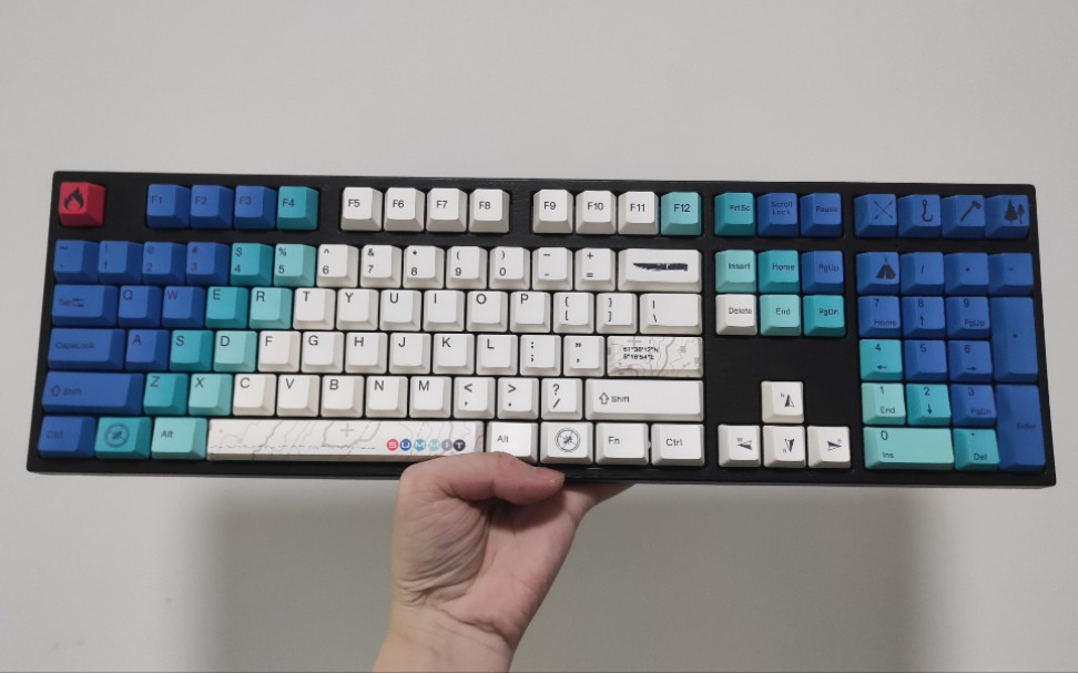 鸢尾蓝轴 阿米洛山巅108v2静电容键盘 开箱体验_哔哩哔哩_bilibili