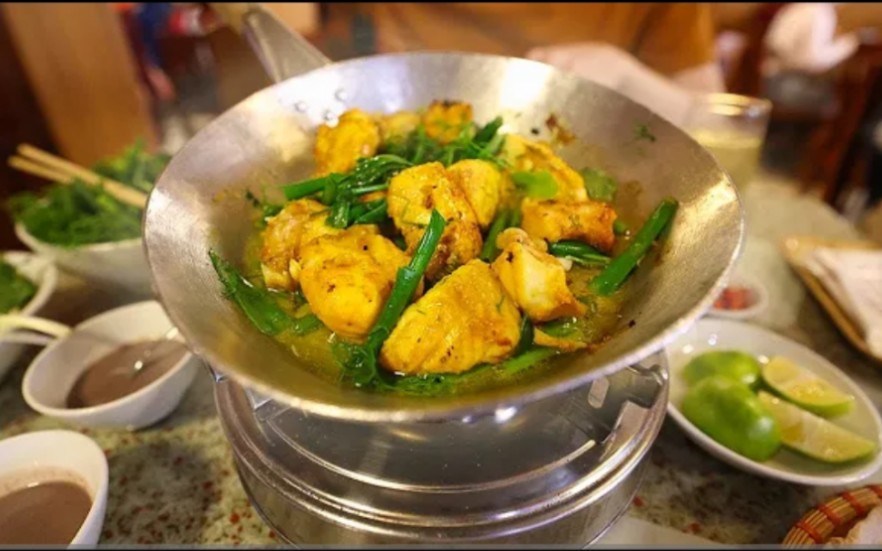 [图][越南饮食](中文字)Bún bò Huế牛肉米粉顺化 & Chả cá Hà Nội河内炙鱼脍 Max McFarlin & Chris Lewis2021