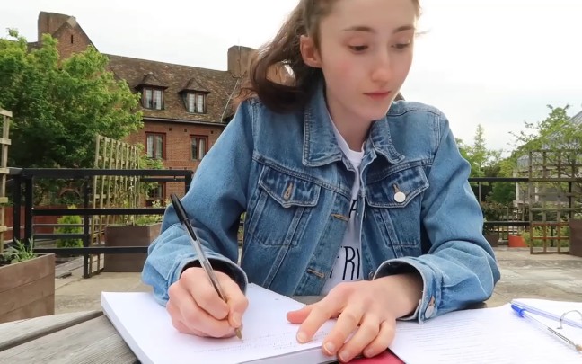 学不下去的时候怎么办很烦躁快来和holly一起在剑桥的静谧清晨学习吧