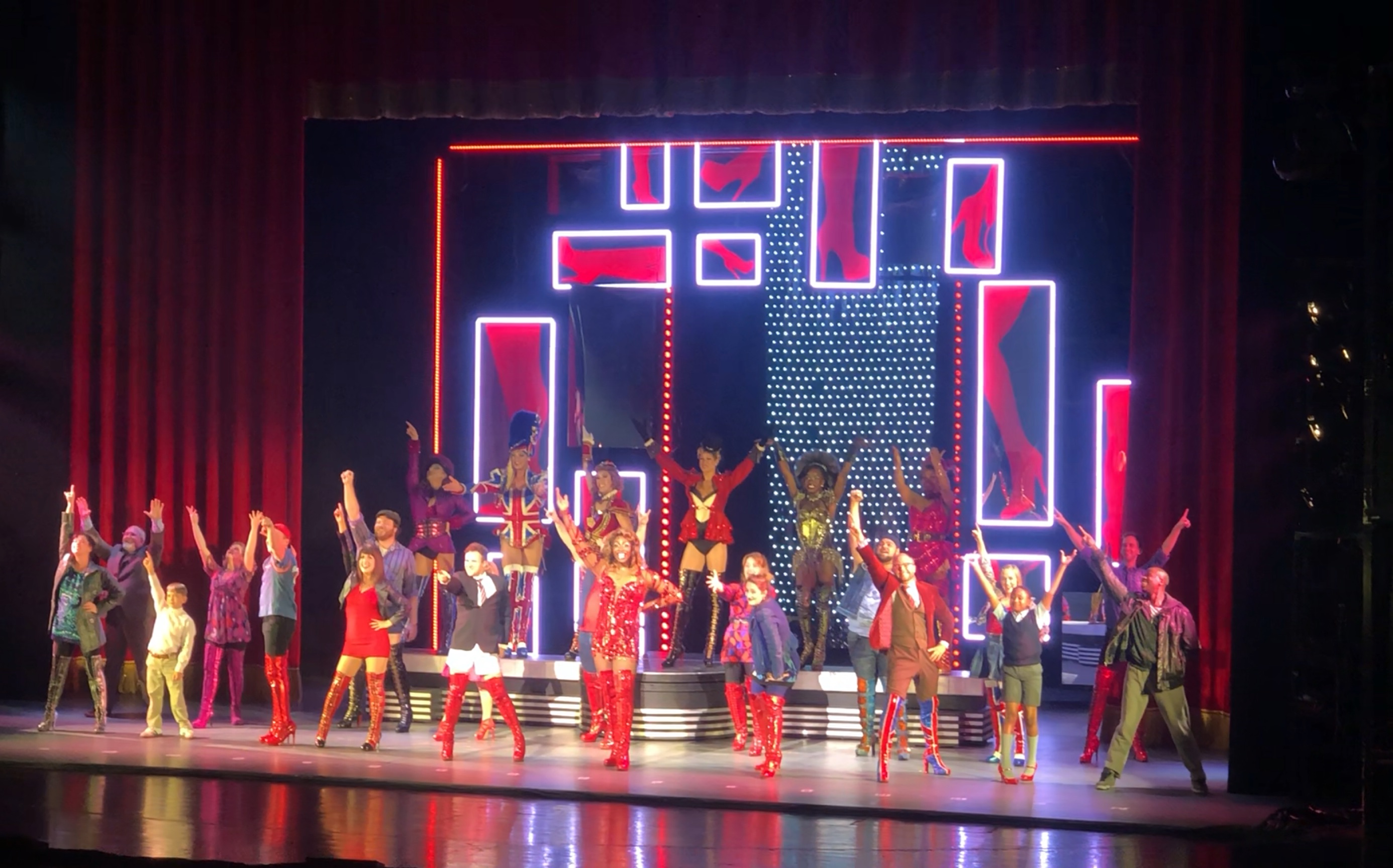 [图]【Kinky Boots】上海场20180715夜场谢幕