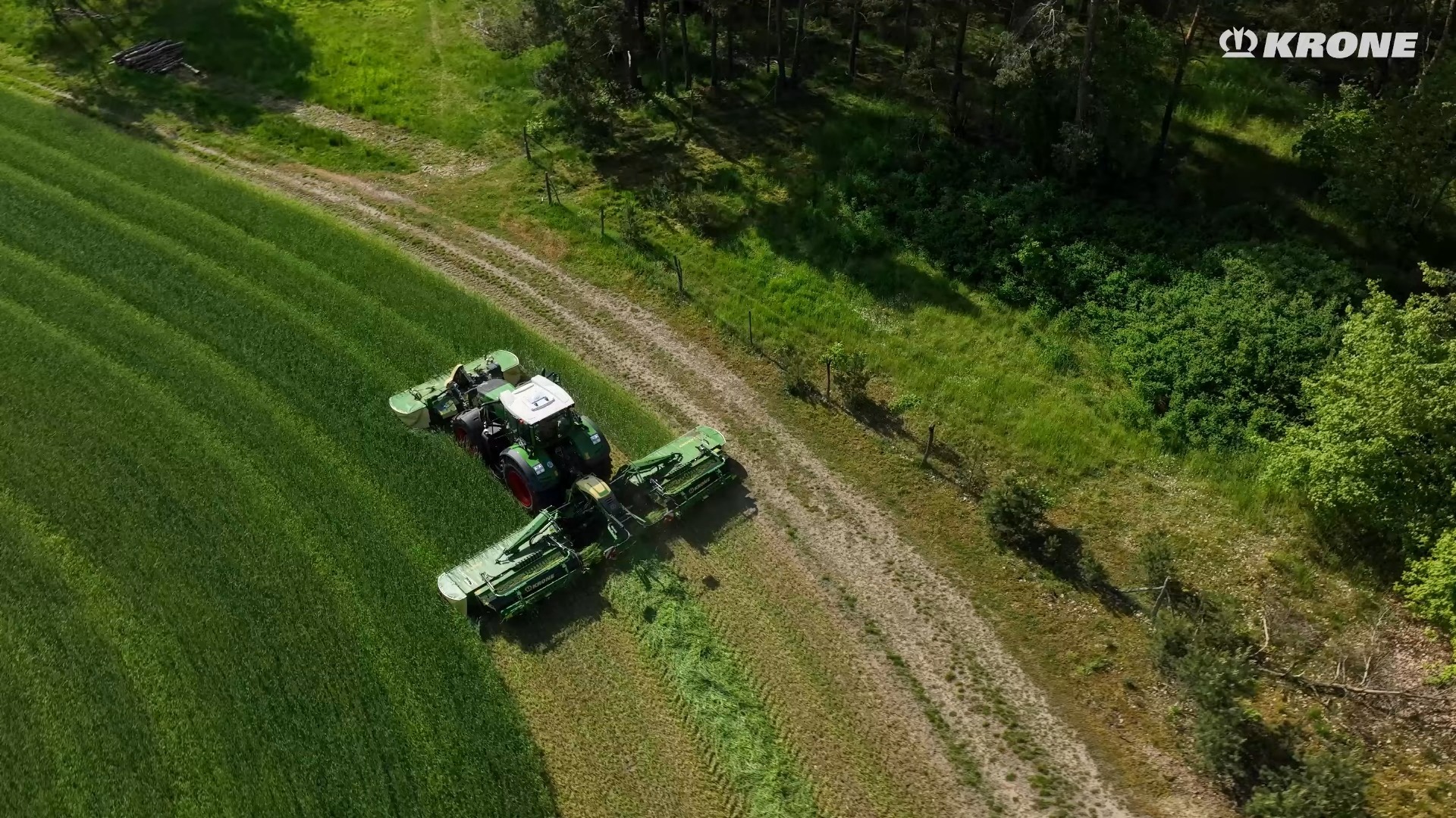 krone easycut b 880 牧草收获机作业视频和原理