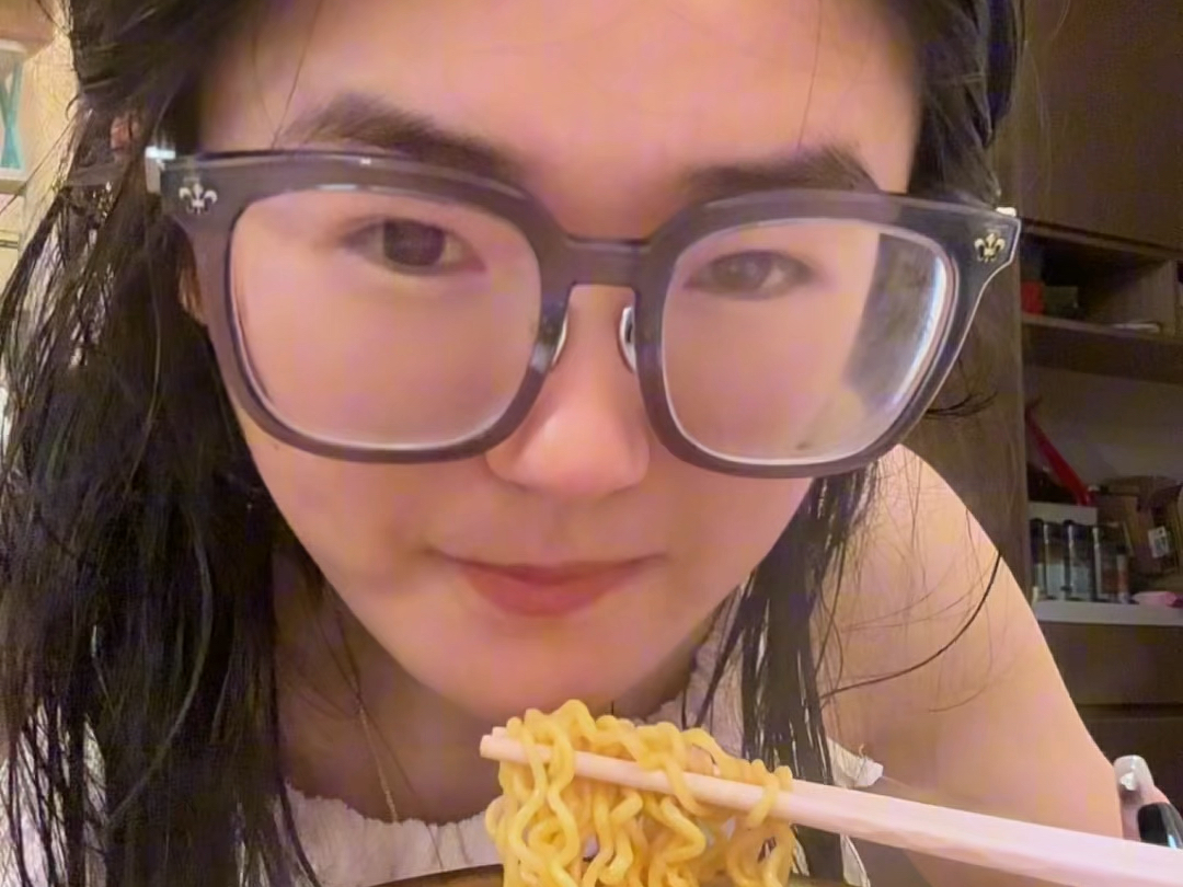 100片,冬天戴眼镜容易起雾,直接备上这个用到明年没问题 #眼镜起雾的