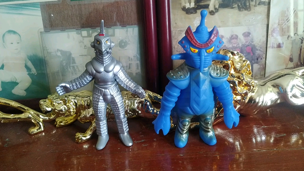 李创发在网上买的(帝国星人)软胶和(乌英达姆)软胶