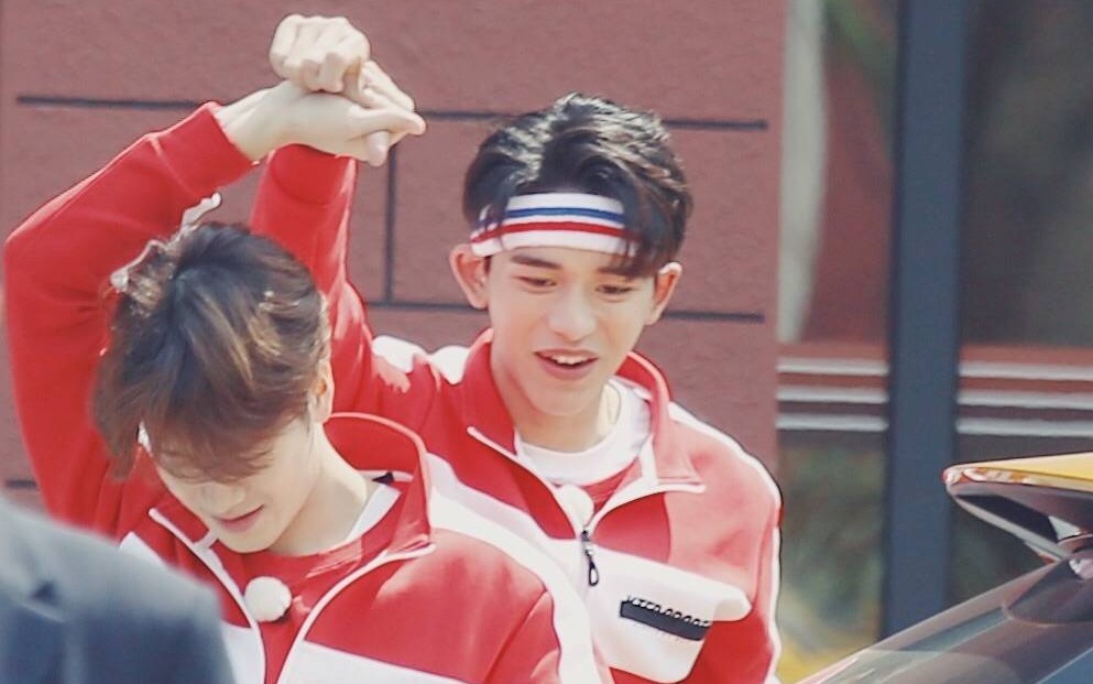 【黄旭熙】和【王嘉尔】两个港仔终于在一起了!