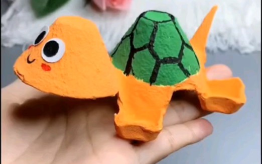 教你用蛋托做一只小乌龟
