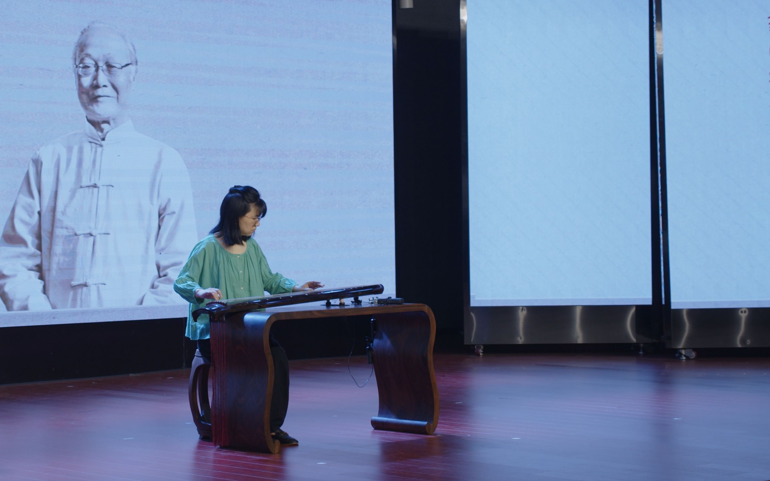 《良宵引》古琴演奏王丽丽_【高山其巍--纪念恩师郑云飞先生逝世二